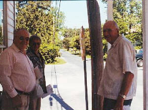 frontporchtalking99.jpg